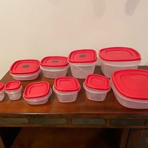 Rubbermaid tupperware set with red lids